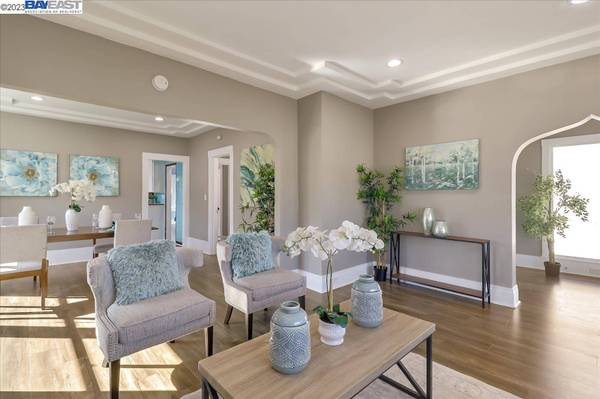 3631 Lyon, Oakland, CA 94601