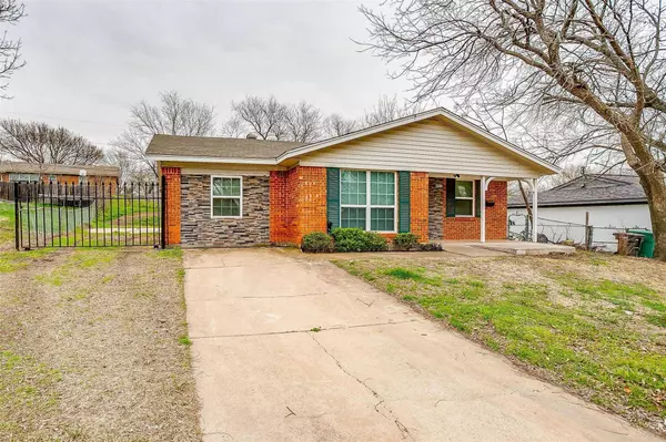 4906 Dalevale Court, Fort Worth, TX 76135