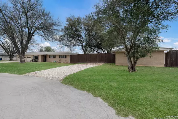 1039 Seidel St, New Braunfels, TX 78130