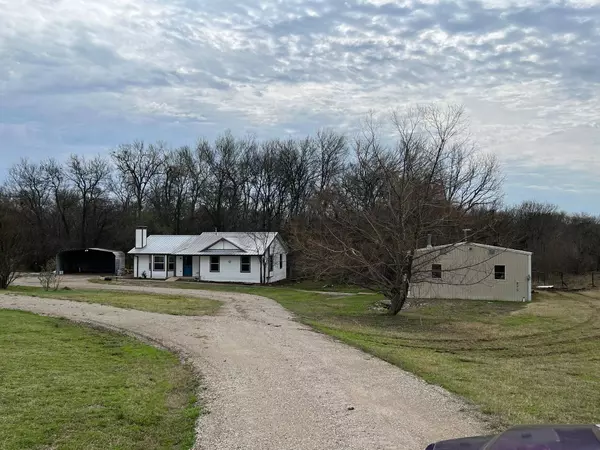 3836 Rs County Road 1605, Lone Oak, TX 75453