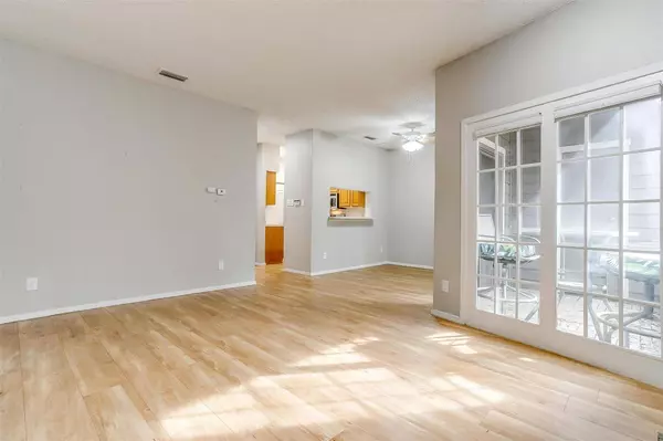 1104 Riverchase Lane #104, Arlington, TX 76011