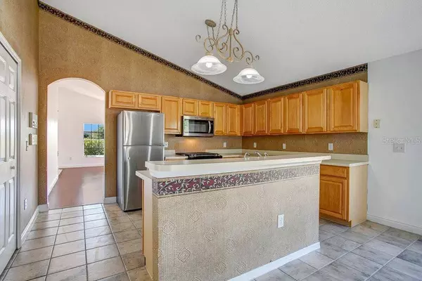 100 LADY DIANA DR, Davenport, FL 33837