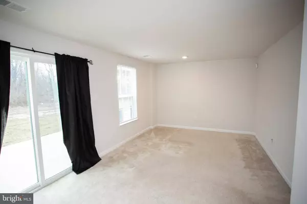 102 BENFORD LN, Beverly, NJ 08010