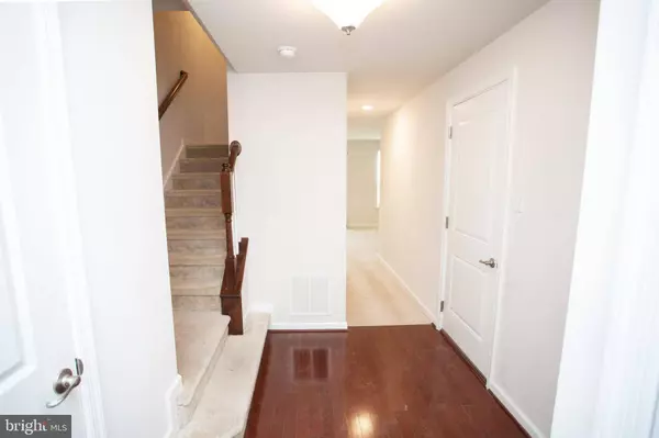 102 BENFORD LN, Beverly, NJ 08010