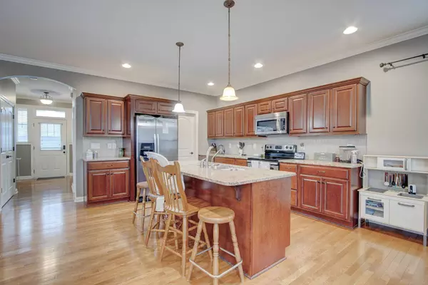 5929 Aldridge DR, Whitestown, IN 46075