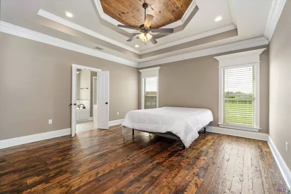 6385 COUSHATTA DR, Gonzales, LA 70737