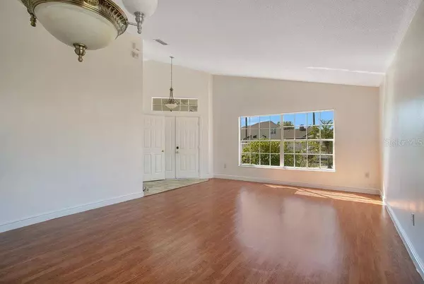 100 LADY DIANA DR, Davenport, FL 33837