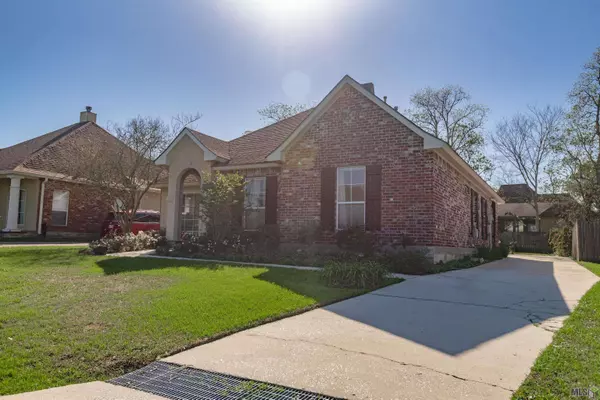 18242 LAKE MYRTLE DR, Baton Rouge, LA 70817