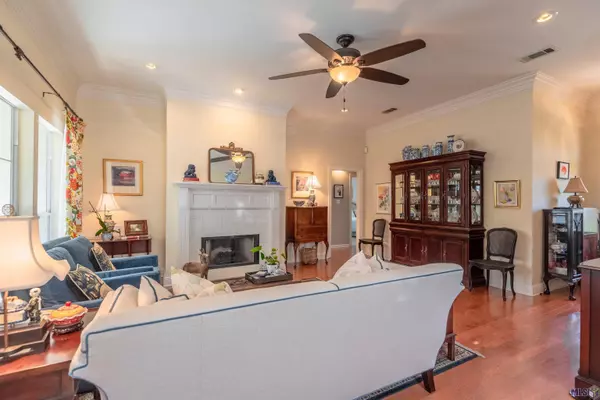 18242 LAKE MYRTLE DR, Baton Rouge, LA 70817