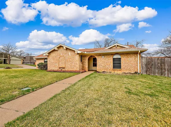 801 Springdale Road, Bedford, TX 76021