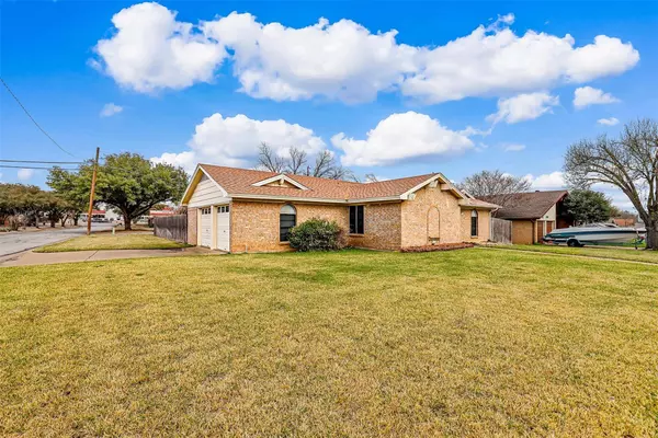801 Springdale Road, Bedford, TX 76021
