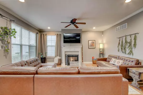 5929 Aldridge DR, Whitestown, IN 46075