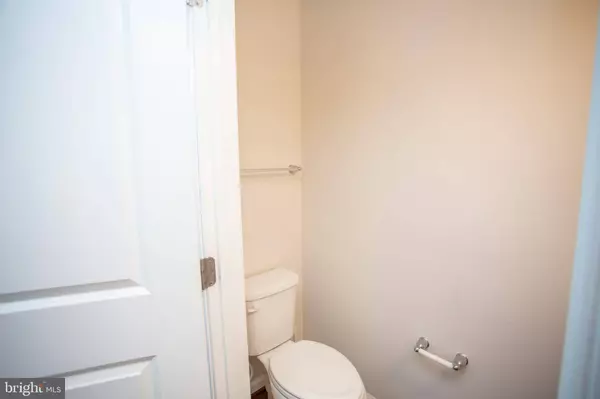 102 BENFORD LN, Beverly, NJ 08010