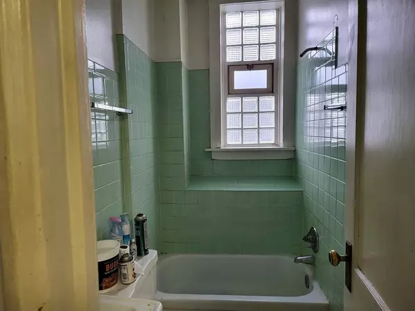 3408 S Carpenter Street, Chicago, IL 60608