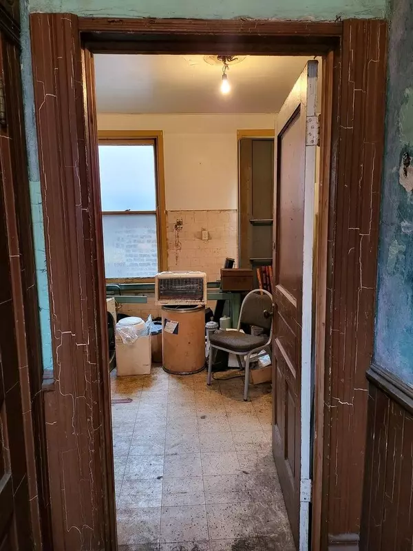 3408 S Carpenter Street, Chicago, IL 60608