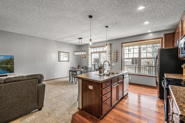 15566 Eagles Nest WAY #0809, Apple Valley, MN 55124