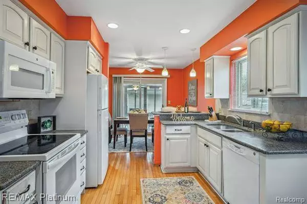 14100 YALE Street, Livonia, MI 48154