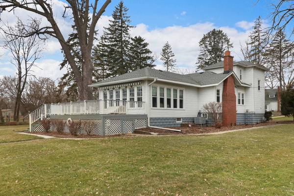 4412 N Riverdale DR, Mchenry, IL 60051