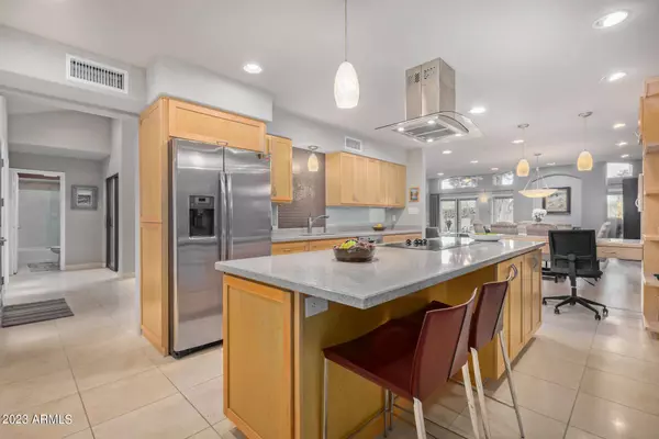 2626 E Arizona Biltmore Circle #10, Phoenix, AZ 85016