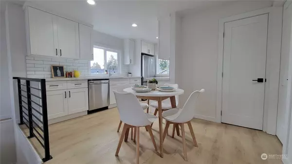 7031 Ravenna AVE NE, Seattle, WA 98115