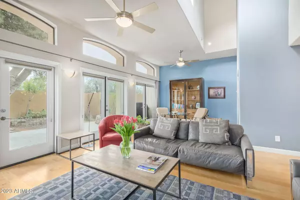 2626 E Arizona Biltmore Circle #10, Phoenix, AZ 85016