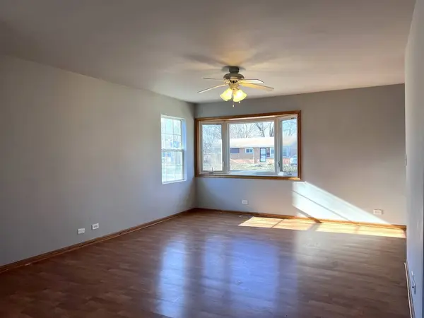 3013 Nottingham Avenue, Markham, IL 60428