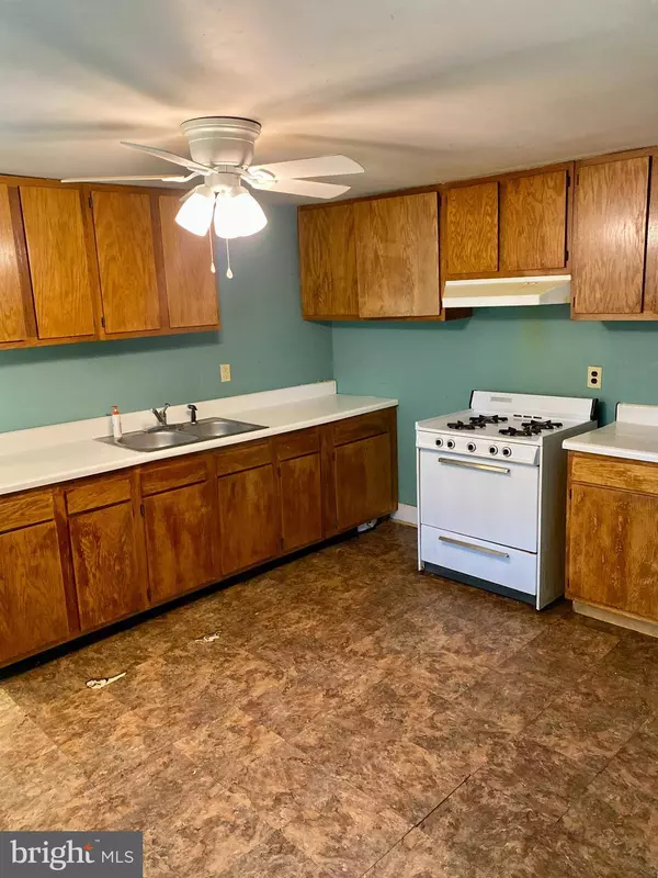 4856 KINGS HWY, Colonial Beach, VA 22443