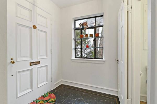 924 Forest Glen DR W, Winnetka, IL 60093