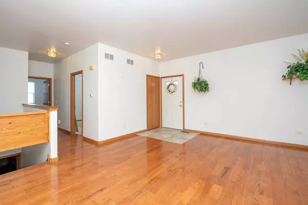 1268 Park Place CT #1268, Crest Hill, IL 60403