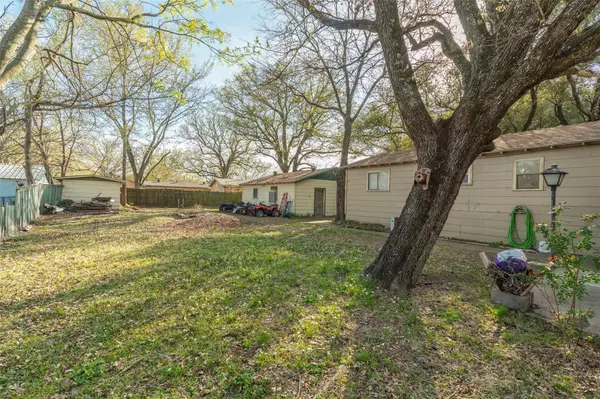 10083 Navajo, Quinlan, TX 75474