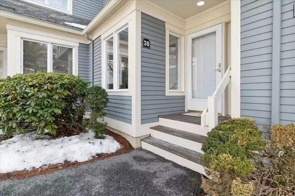 38 Landing Dr #38, Methuen, MA 01844