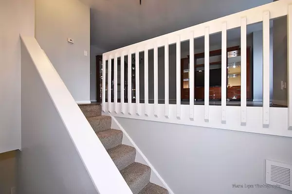 302 Park Ridge Lane #6-H, Aurora, IL 60504