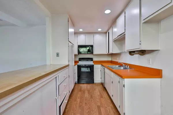 6723 Lofty View Pt, San Diego, CA 92120