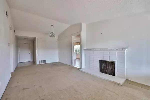 6723 Lofty View Pt, San Diego, CA 92120