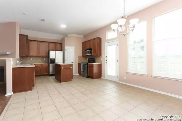 3730 COLUMBIA DR, Cibolo, TX 78108-2288