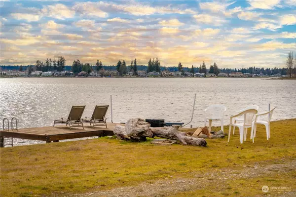 1912 210th AVE E, Lake Tapps, WA 98391