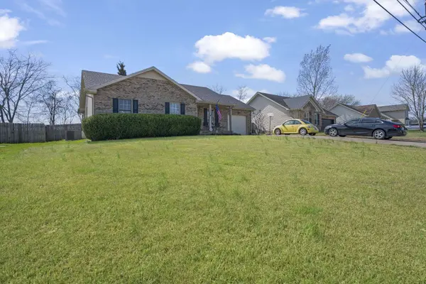 3254 S Senseney Cir, Clarksville, TN 37042