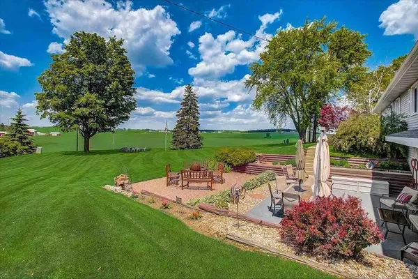 502 High St, Dane, WI 53529