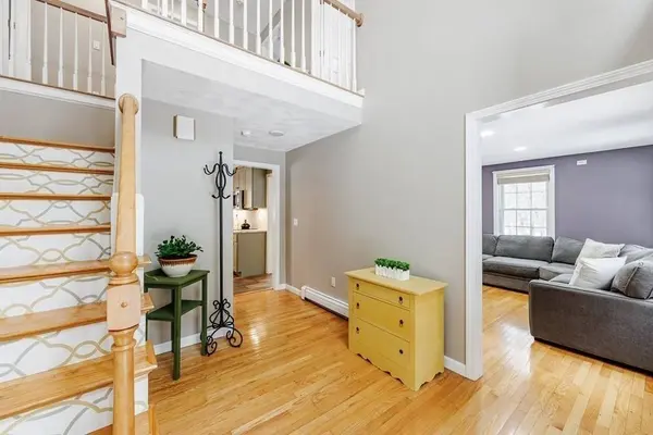 484 Shawsheen Ave, Wilmington, MA 01887