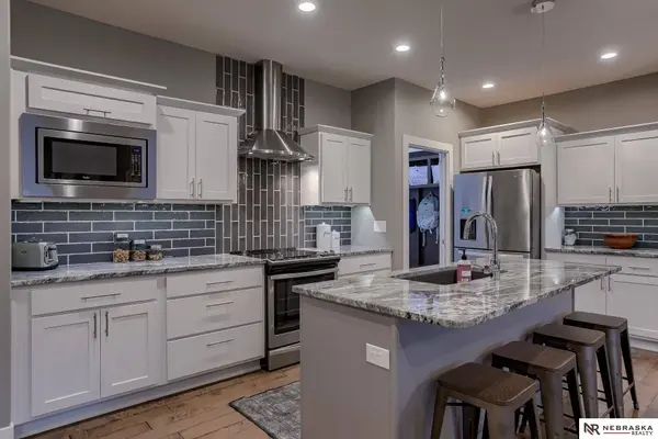 9521 Fairbanks Drive, Lincoln, NE 68516