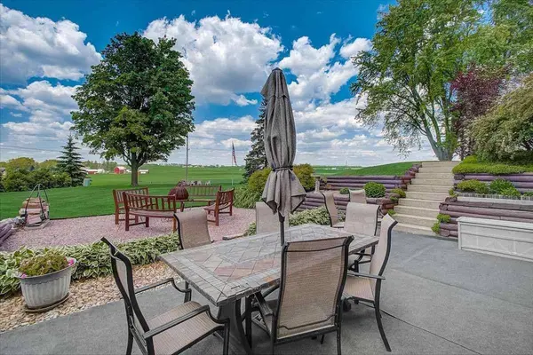 502 High St, Dane, WI 53529