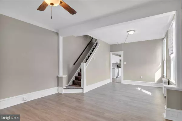 323 WARREN ST, Gloucester City, NJ 08030