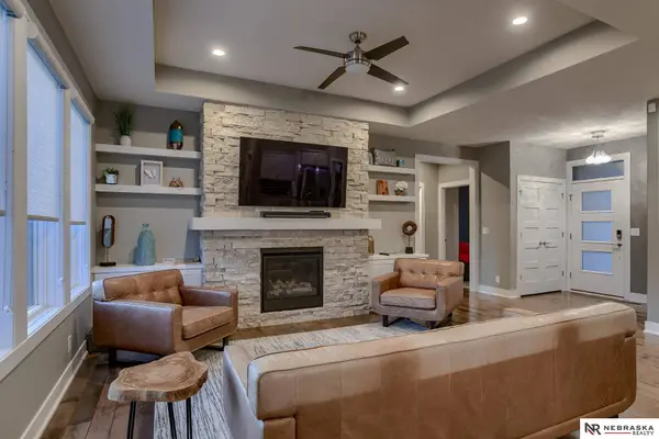 9521 Fairbanks Drive, Lincoln, NE 68516