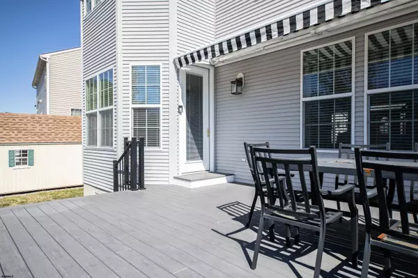 130 Crystal Lake Dr, Egg Harbor Township, NJ 08234