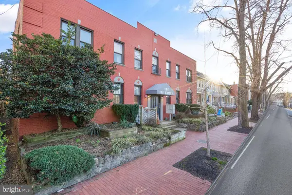661 MORRIS PL NE #1, Washington, DC 20002