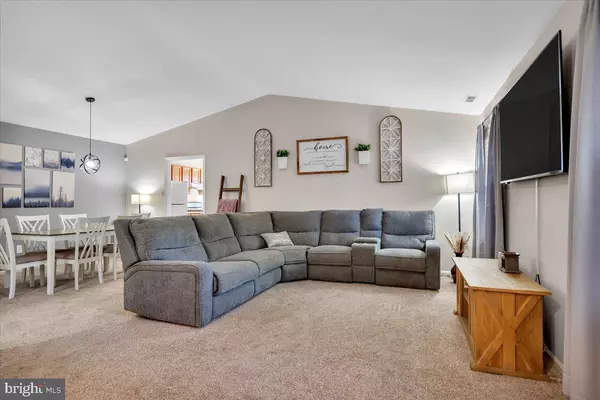 304 PAULIN DR, Glassboro, NJ 08028