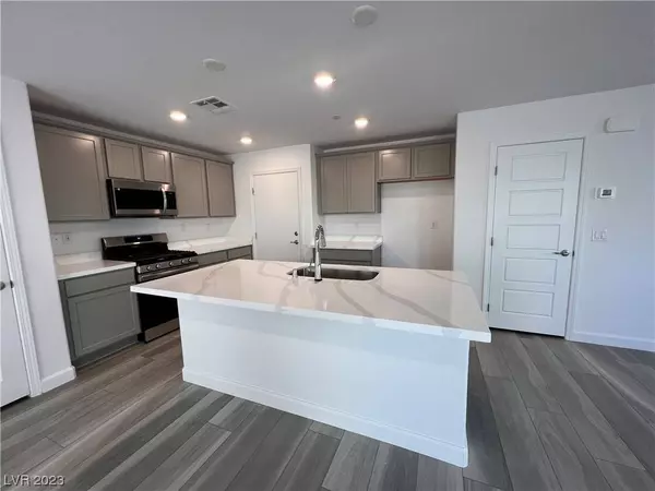 327 Bay Village Place, Henderson, NV 89011