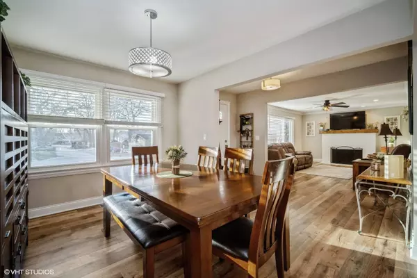 115 S Western AVE, Bartlett, IL 60103