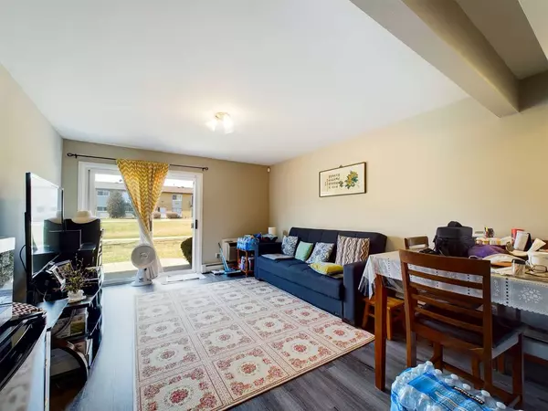 8820 N Western Avenue #1H, Des Plaines, IL 60016