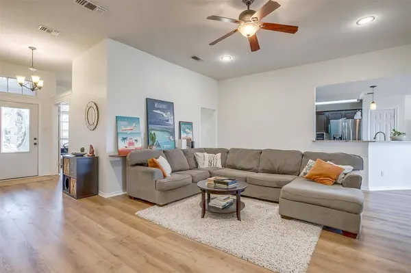 1031 Kingsley Drive, Saginaw, TX 76179